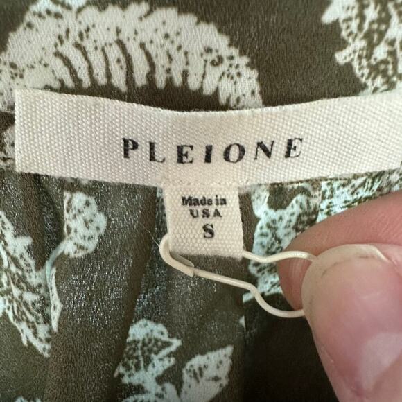 Pleione NOWT Women's Small Shoulder‎ Cut Out Blouse Dark Green Flowy - Picture 5 of 10
